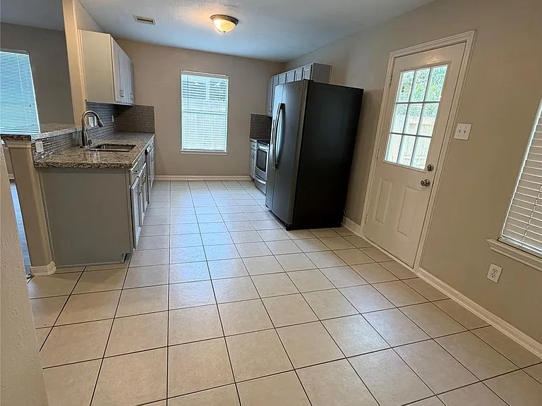 18919 Ayston Dr — Photo 9