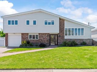 23 Tidewater Ave, Massapequa, NY 11758
