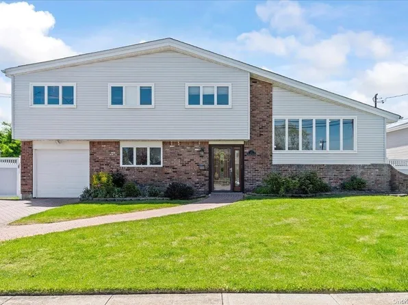 23 Tidewater Avenue, Massapequa, NY 11758