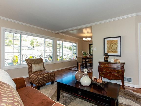 4th image of 594 Price St