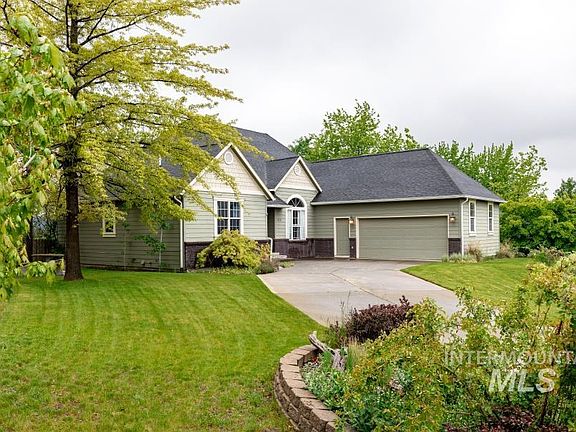 2nd image of 1875 Rolling Hills Dr