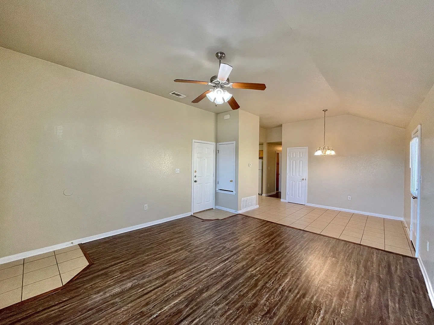 4300 Elms Run Cir — Photo 3