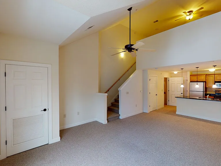 Delafield Lakes Apartments — Photo 28