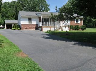 10523 Lunswood Rd, Chester, VA 23831