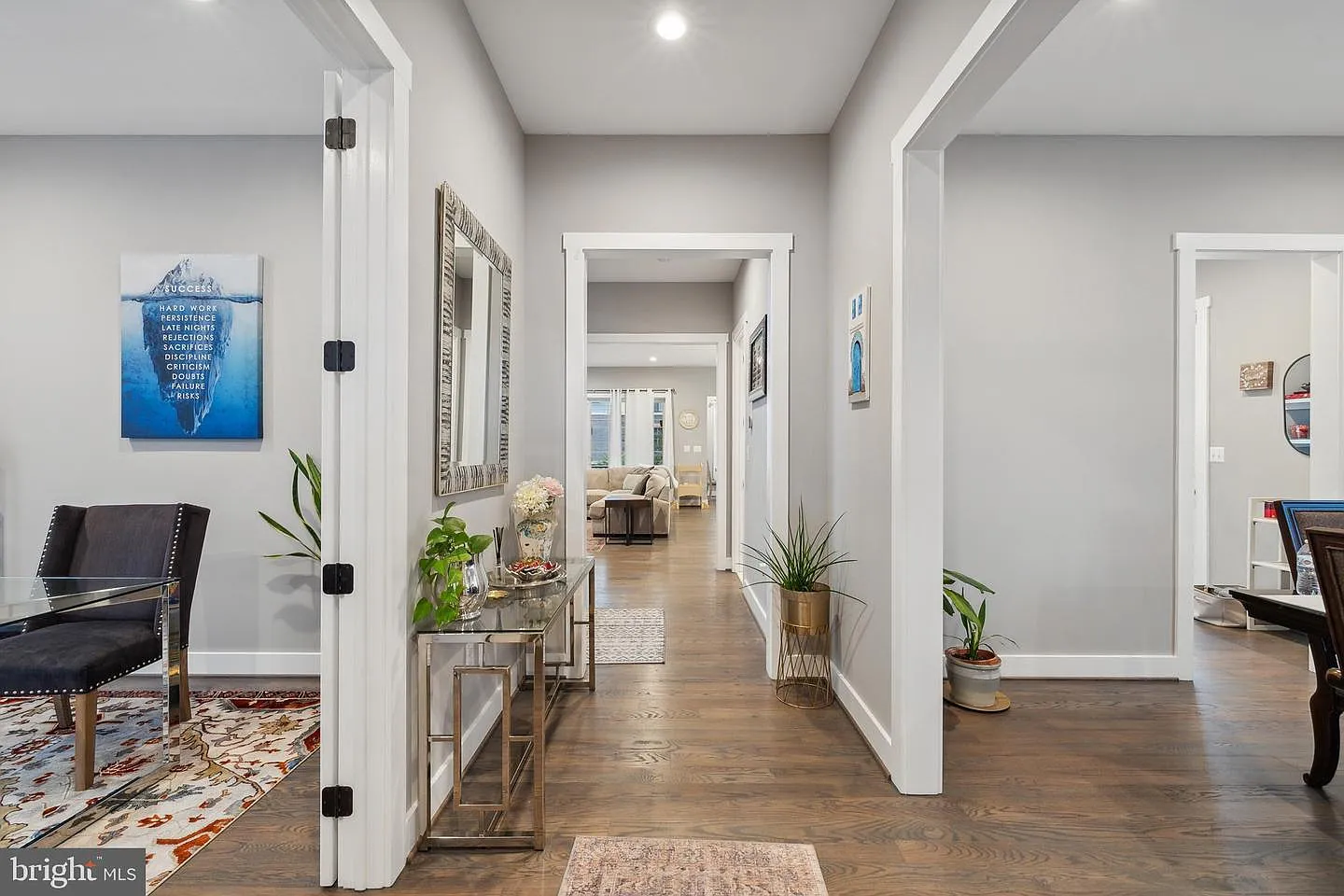 5 bed, 5.0 bath, 4112 sqft, $7,250 — Photo 2