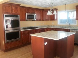 12 Maple St, Saugus, MA 01906