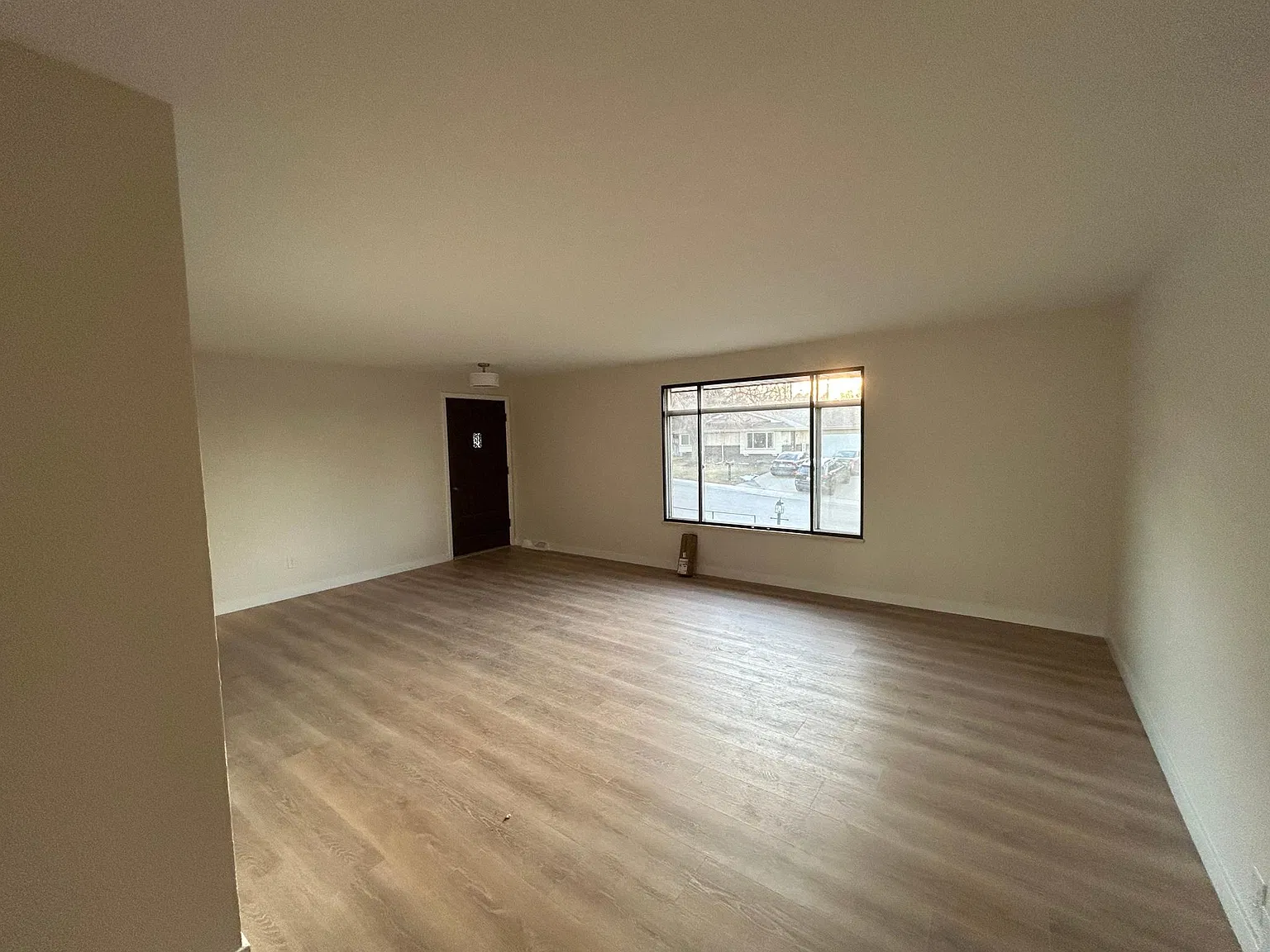 3620 Lewis St — Photo 2