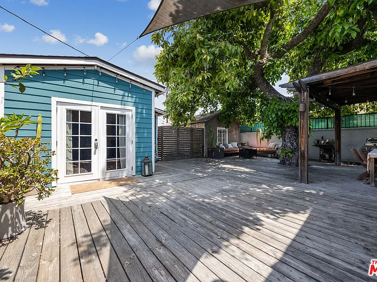 1837 N Middleton Pl — Photo 19