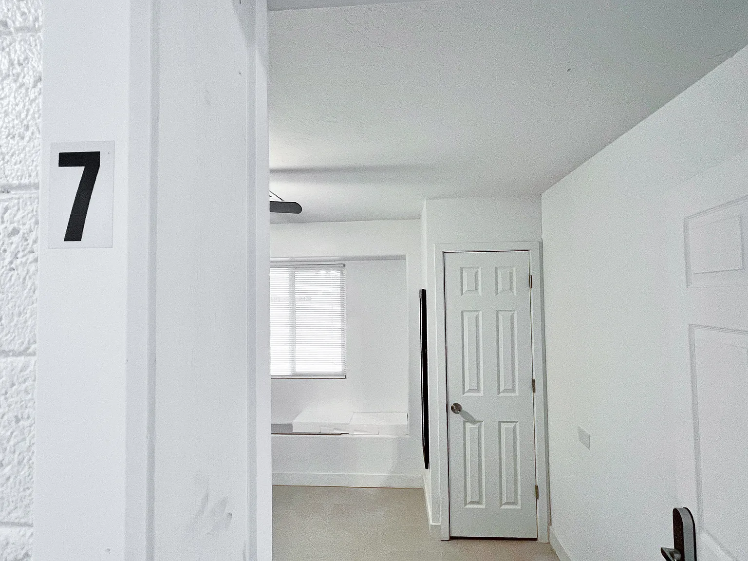 4 bed, 3.0 bath, 1685 sqft, $866 — Photo 2