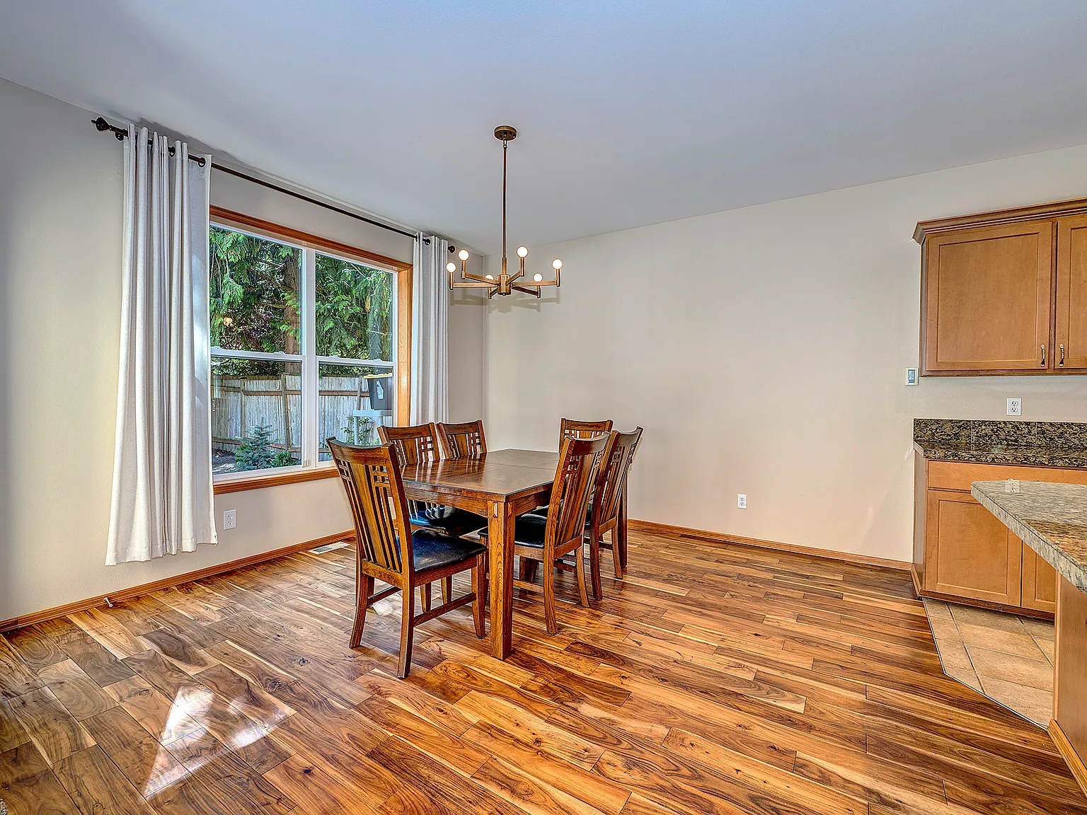 3 bed, 2.5 bath, 2193 sqft, $4,895 — Photo 4