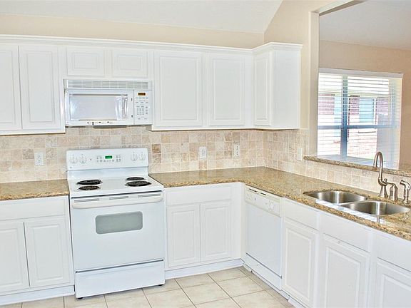 3rd image of 20535 Newfalls Ct