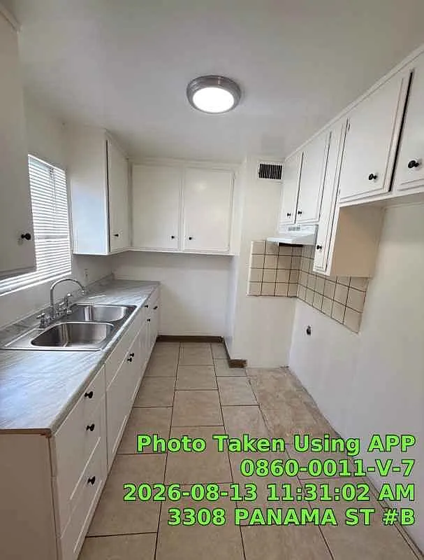 1 bed, 900 sqft, $995 — Photo 1