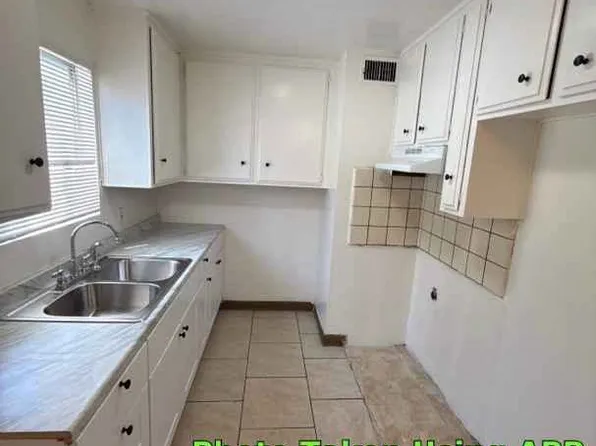 3308 Panama St APT B, Bakersfield, CA 93301