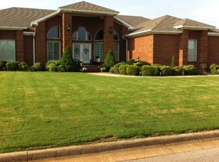 208 Melissa Dr, Muscle Shoals, AL 35661