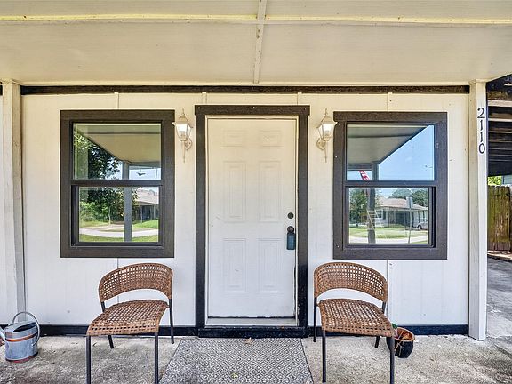 3rd image of 2110 Hillshire Dr