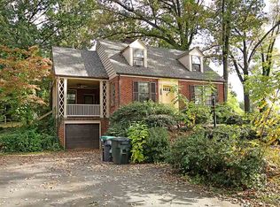 226 Shamrock Rd, Charlottesville, VA 22903