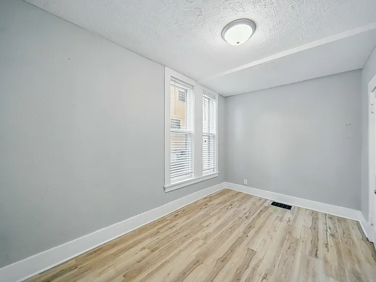 1900 Euclid Ave #1 — Photo 16