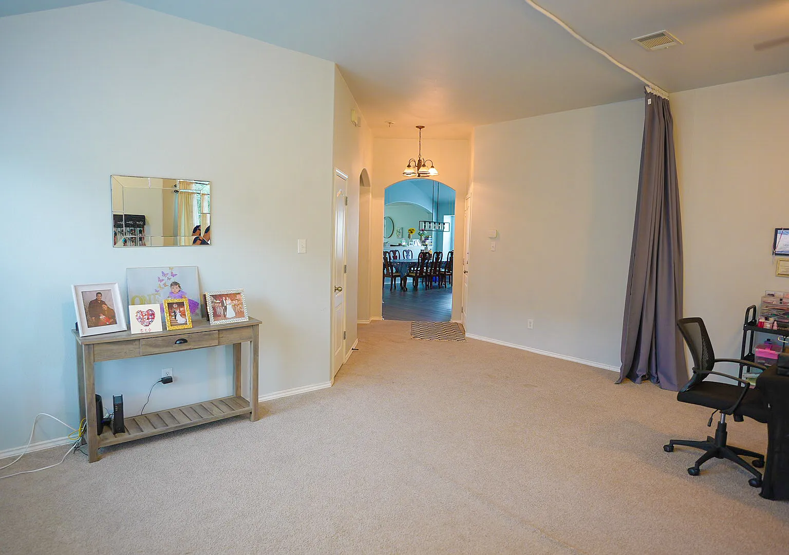 4 bed, 1942 sqft, $2,200 — Photo 3