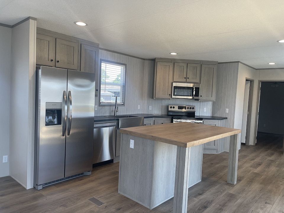 2nd image of 920 Century Plaza Dr #496
