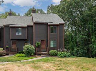36 Thornhill Rd, Stratham, NH 03885