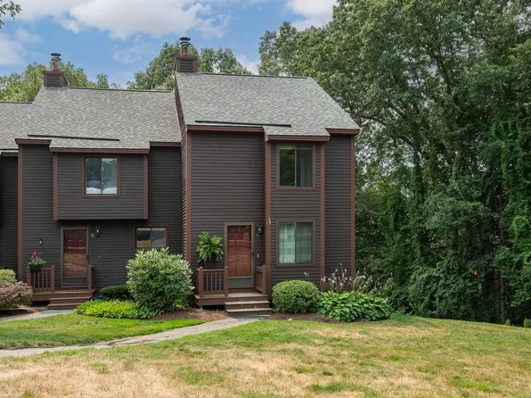 36 Thornhill Road, Stratham, NH 03885
