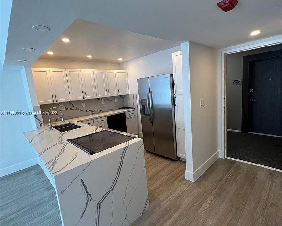 1st image of 16710 NE 9th Ave APT 507