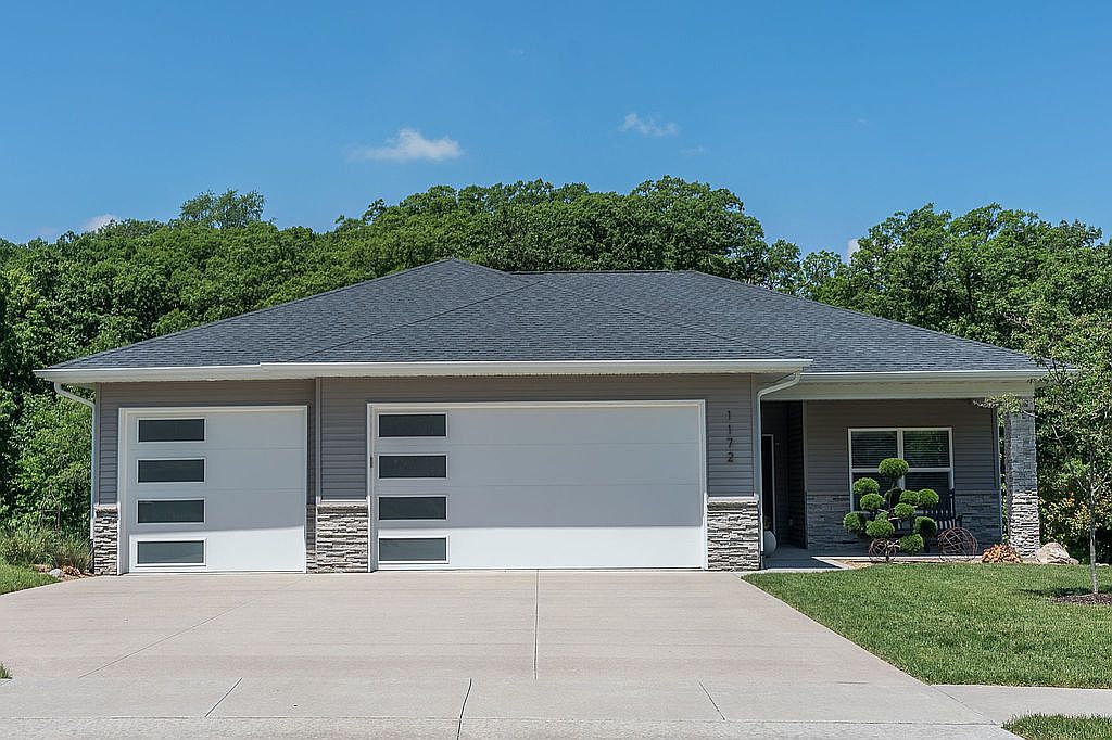 1172 Ryan Cir, Coralville, IA 52241 Zillow
