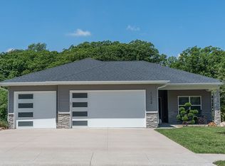 1172 Ryan Cir, Coralville, IA 52241