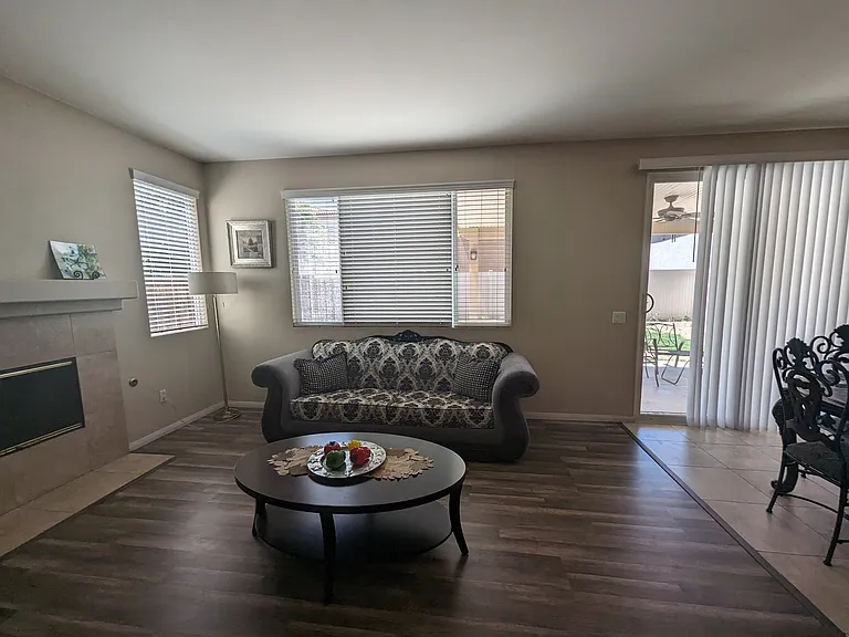 Grande Vista Ave — Photo 8