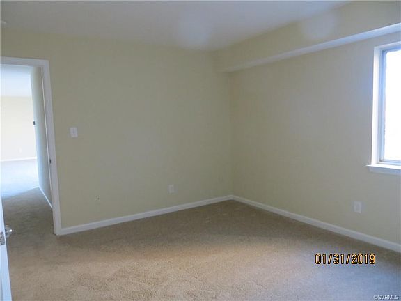 3rd image of 1805 William St Unit 109C