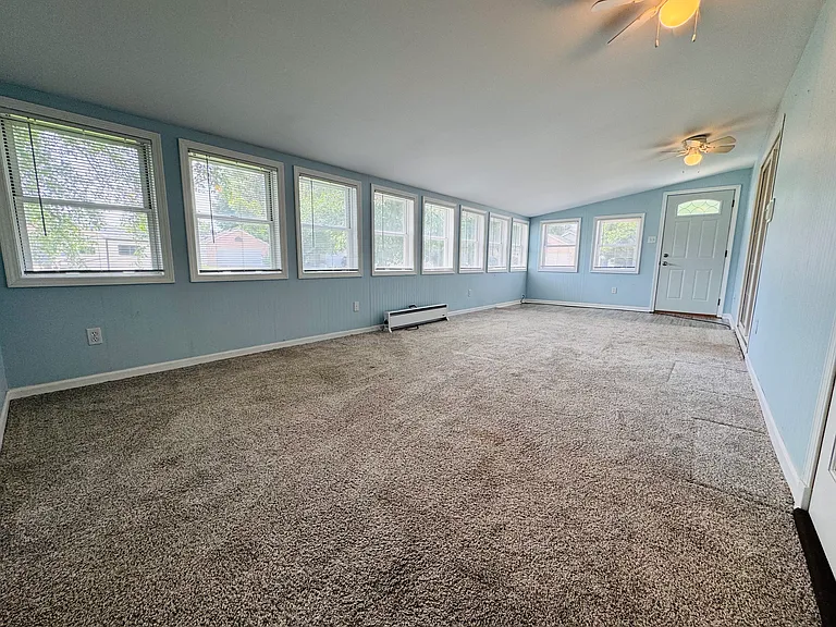 326 Brown Ct — Photo 22