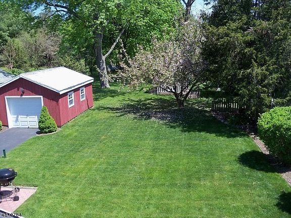 4th image of 29 Kennedy Ave