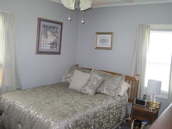 4th image of 305 West Ave