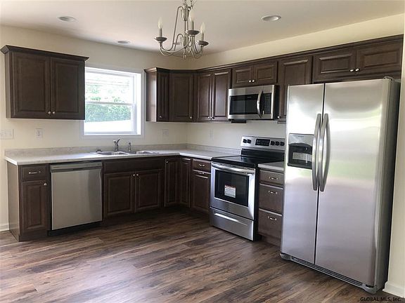 5th image of 410A Zachary M Ave