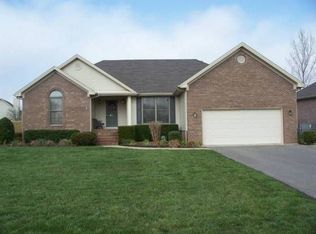611 Ashbury Cir, Hopkinsville, KY 42240