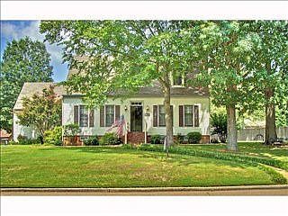 5th image of 808 Concordia Dr