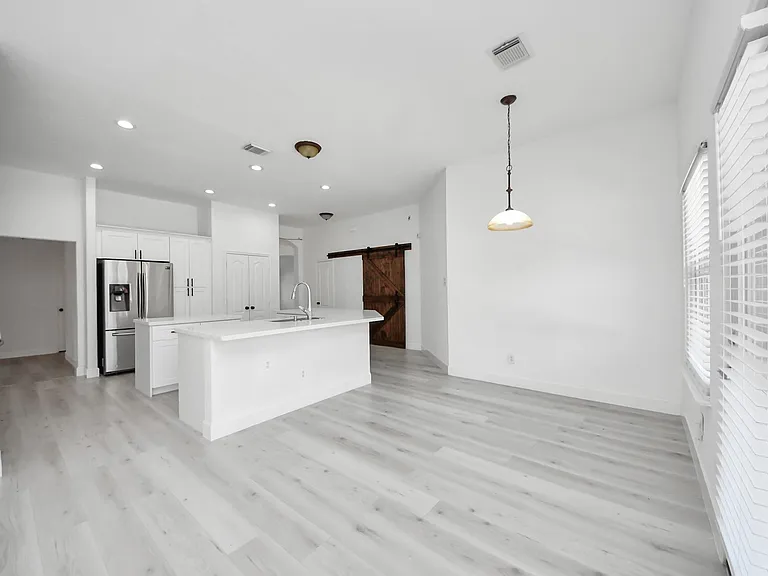 10850 White Oak Point Ct — Photo 37