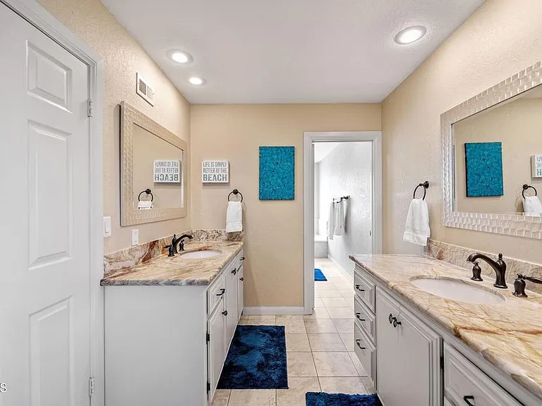 4850 Amalfi Way — Photo 22