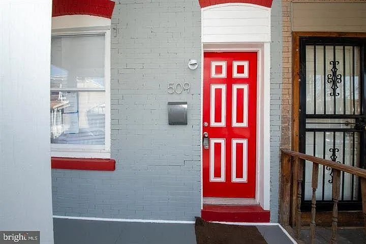 509 N Paxon St — Photo 2