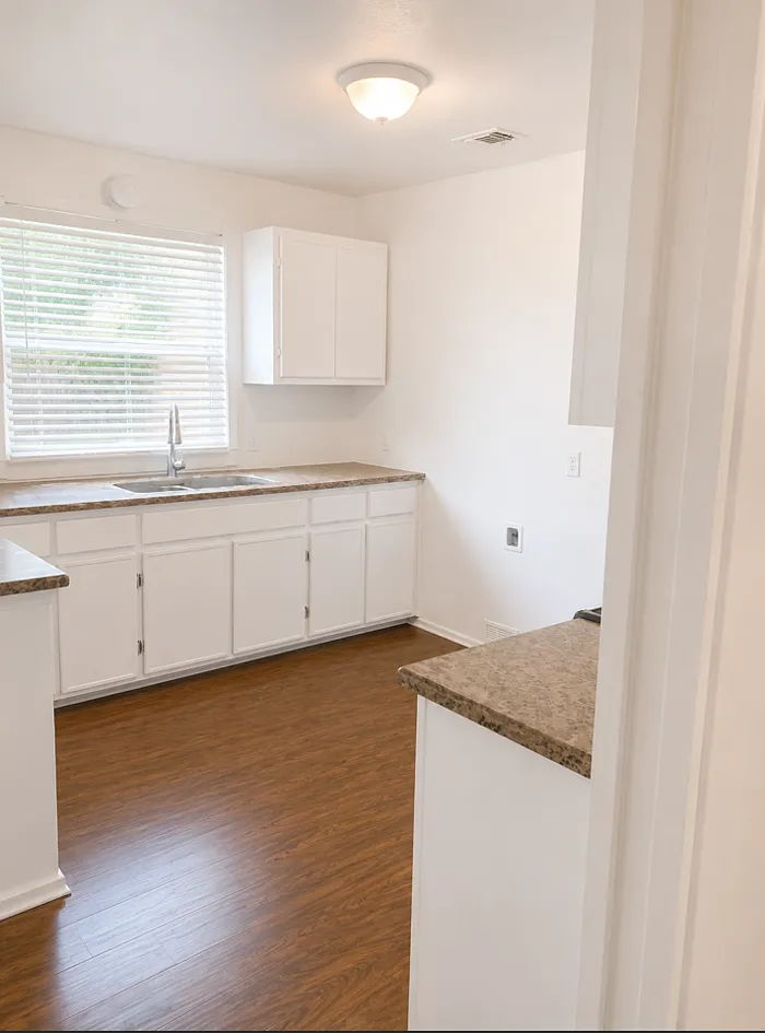 4 bed, 2.5 bath, 1650 sqft, $2,195 — Photo 2