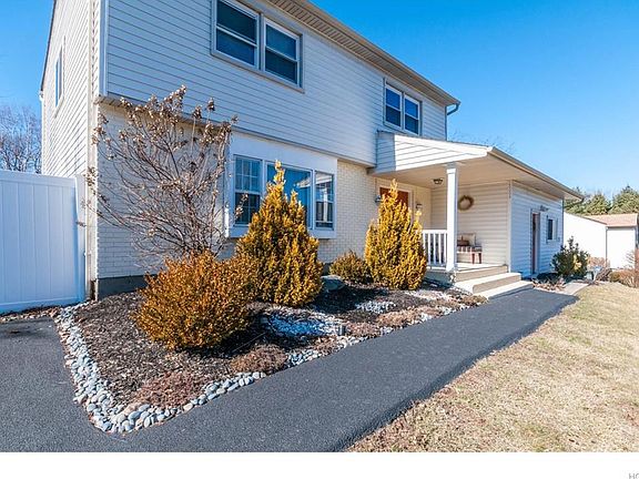 2nd image of 303 Stephenson Ln