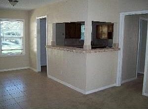 3rd image of 913 E Inwood Dr