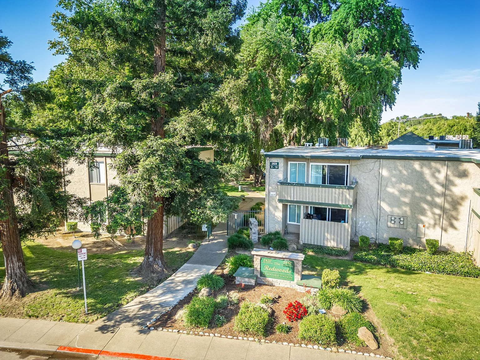 Redwoods at Mather Station Apartments — Photo 3