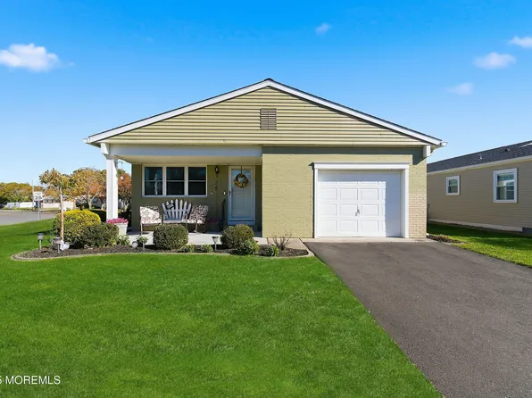 25 Davenport Road W, Toms River, NJ 08757