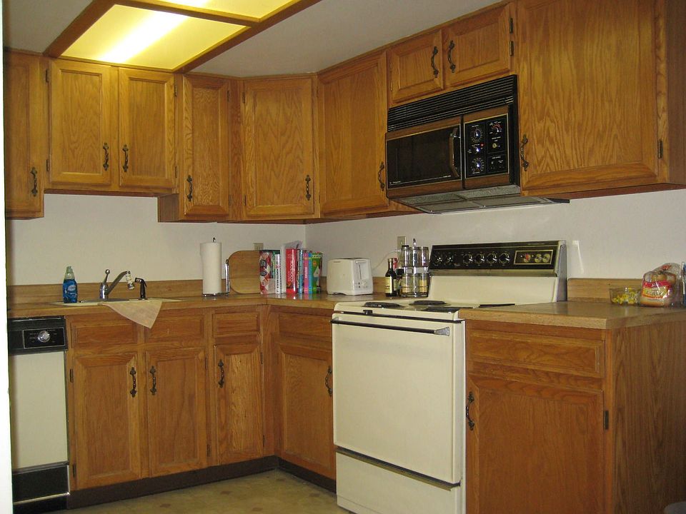 2nd image of 2932 Shadow Creek Dr APT 302