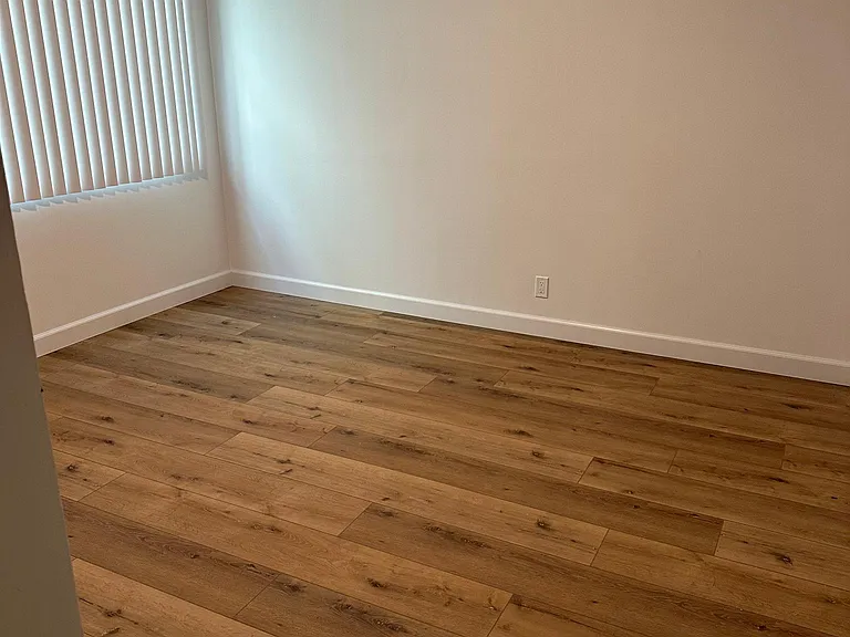 1328 Barry Ave #3 — Photo 7