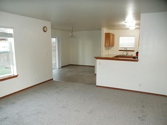 5th image of 8517 21st Ave E
