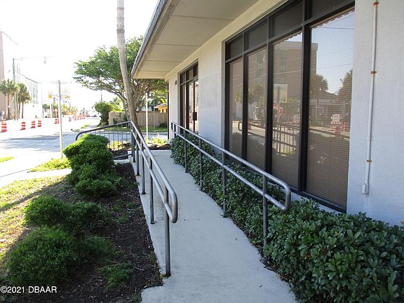 2nd image of 430 Oakridge Blvd