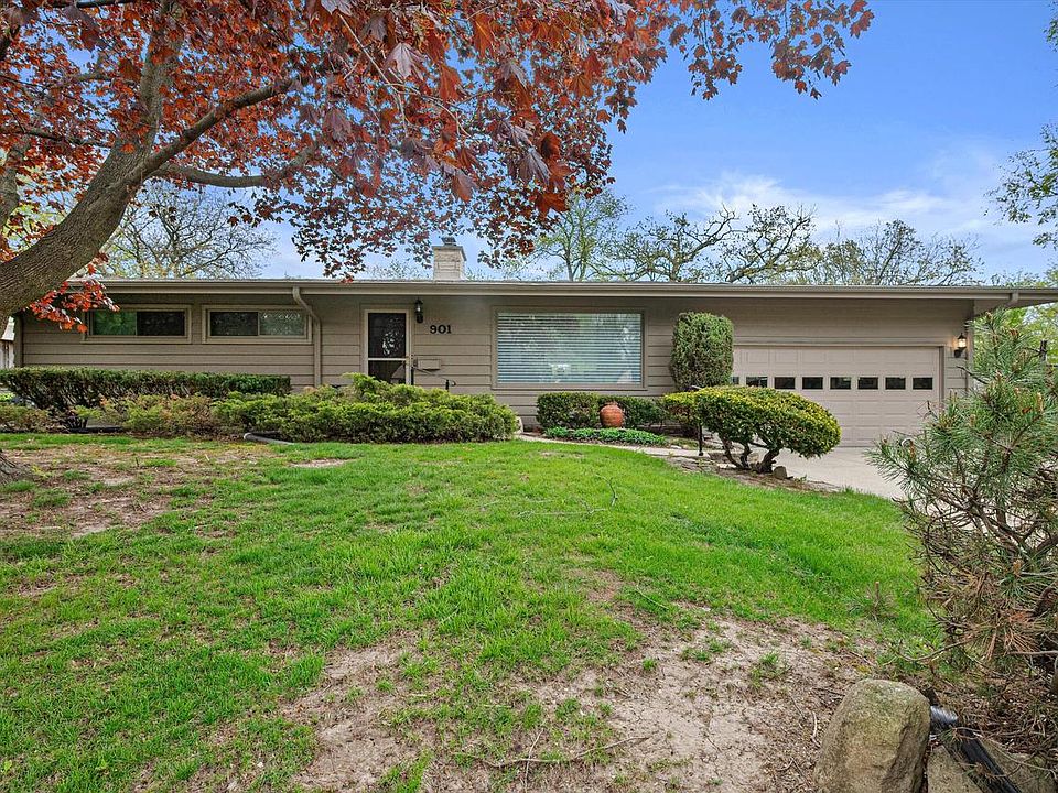 1st image of 901 Hawthorn DRIVE