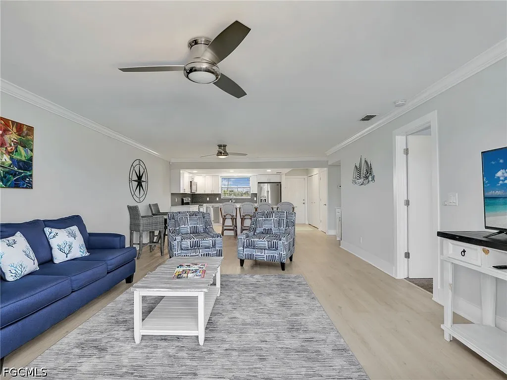 2 bed, 2.0 bath, 1198 sqft, $1,750 — Photo 3